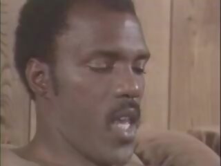Negra ayes e fm bradley - negros próximo porta 1988: sexo clipe f1