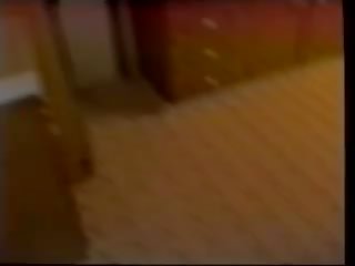 Canavar göğüsler çağrı 3 1993: canavar göğüsler xxx flört klips film gösteri c1