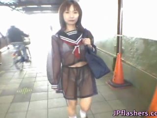 アジアの 女子生徒 くすぐったい